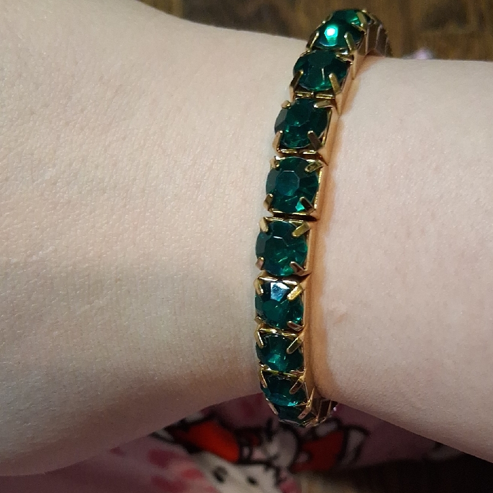 Gold-Tone Bracelet with Emerald Green Crystals